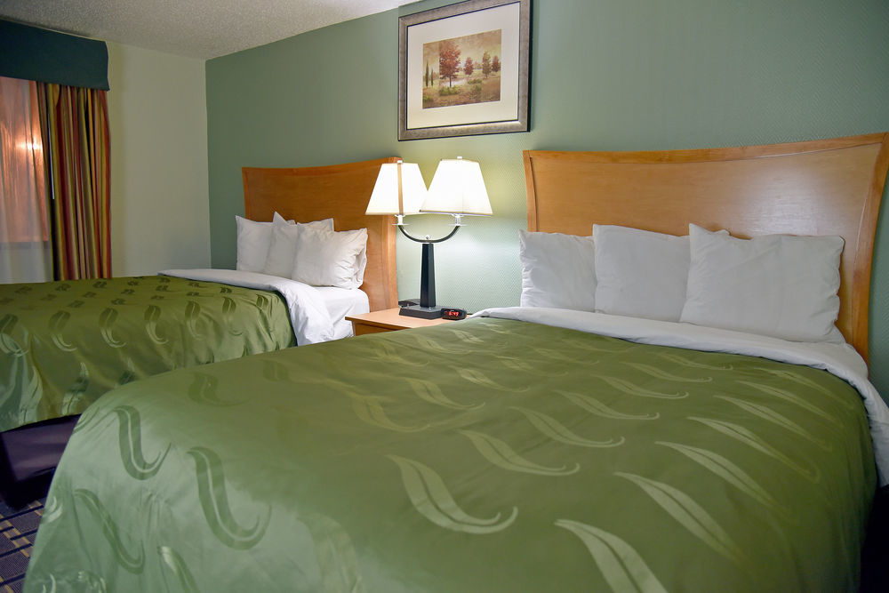 Quality Inn & Suites Near I-480 And I-29 Council Bluffs Exterior foto